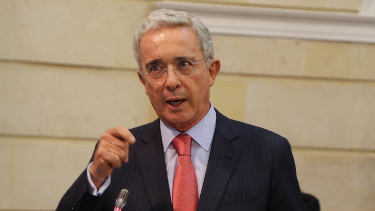 Álvaro Uribe apela condena de 12 años: defensa presenta recurso de 904 páginas