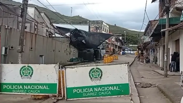 Atentado con explosivos en Suárez deja una mujer muerta y dos niños heridos